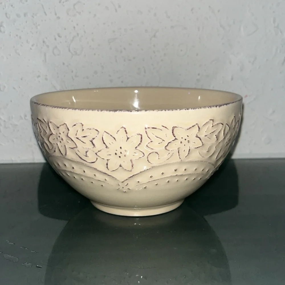 Lacey Cream collection by Pier 1 salad/cereal bowl discontinued